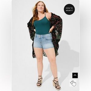 🆕🖤Torrid- Forest Green Foxy Cami